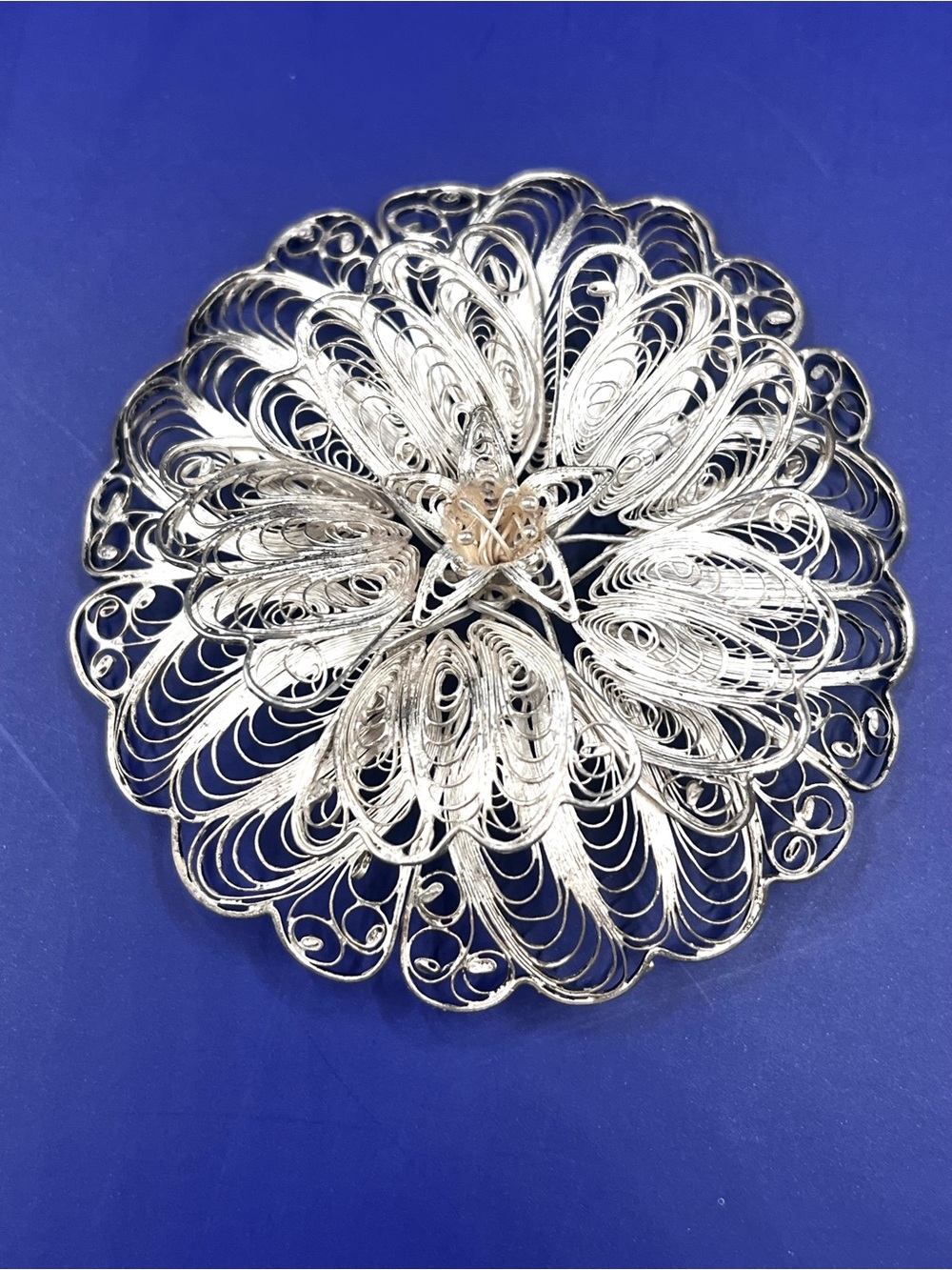 Vintage Silver Layered Filigree Flower Brooch - Elegant Women's Accessory